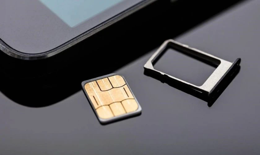 Kiểm tra khe SIM