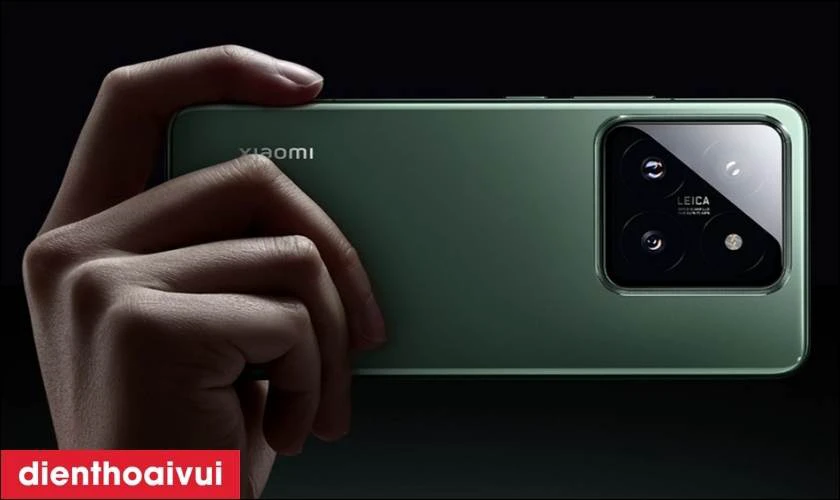 Cụm 3 camera 50MP ống k&iacute;nh Leica chụp ảnh nghệ thuật
