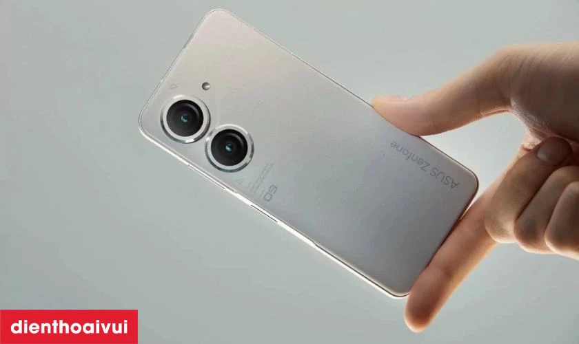 Mua điện thoại Zenfone cũ gi&aacute; rẻ c&oacute; tốt kh&ocirc;ng