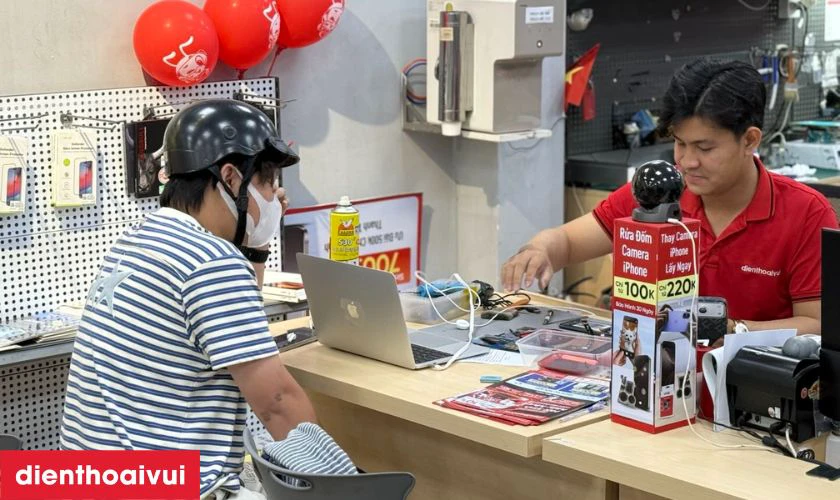Ti&ecirc;u chuẩn x&aacute;c định trung t&acirc;m sửa chữa điện thoại uy t&iacute;n