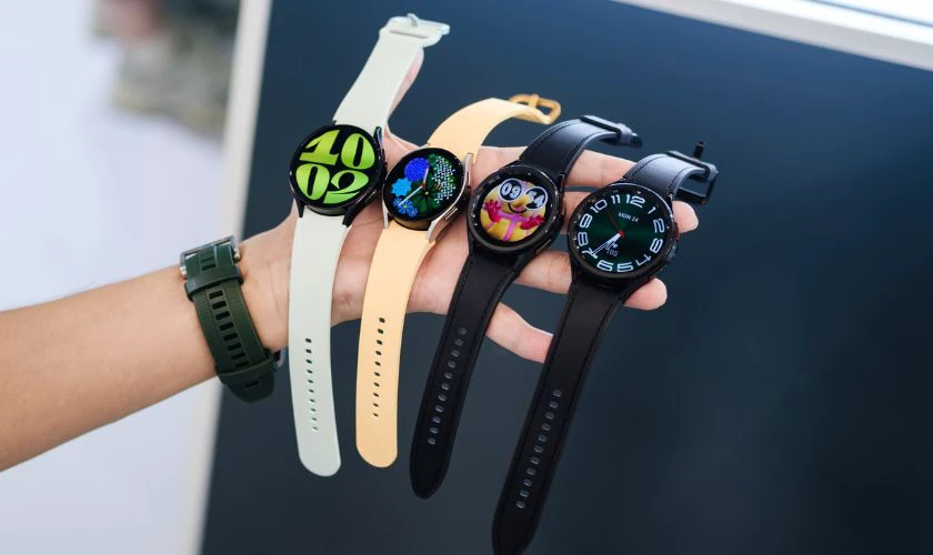 Samsung Watch l&agrave; d&ograve;ng đồng hồ th&ocirc;ng minh cao cấp