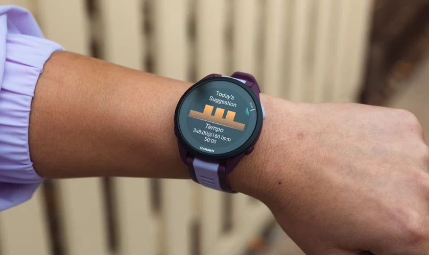 Đồng hồ thông minh Garmin Forerunner 165