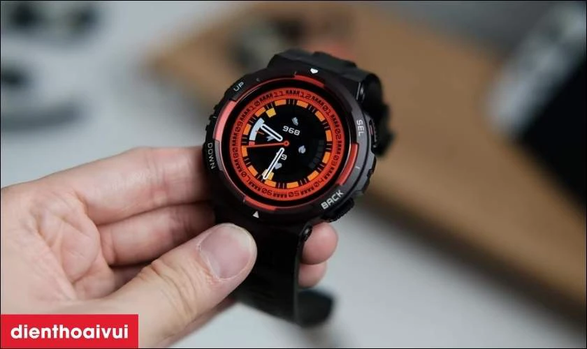 Nhiều t&iacute;nh năng gi&aacute;m s&aacute;t sức khỏe