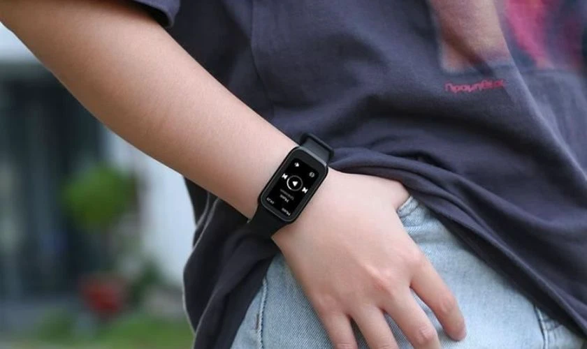 Có nên mua đồng hồ thông minh cho học sinh cấp 3 không?