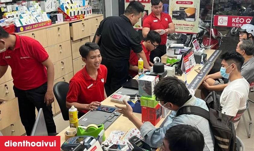 Tại sao n&ecirc;n mua đồng hồ th&ocirc;ng minh Garmin tại Điện Thoại Vui?