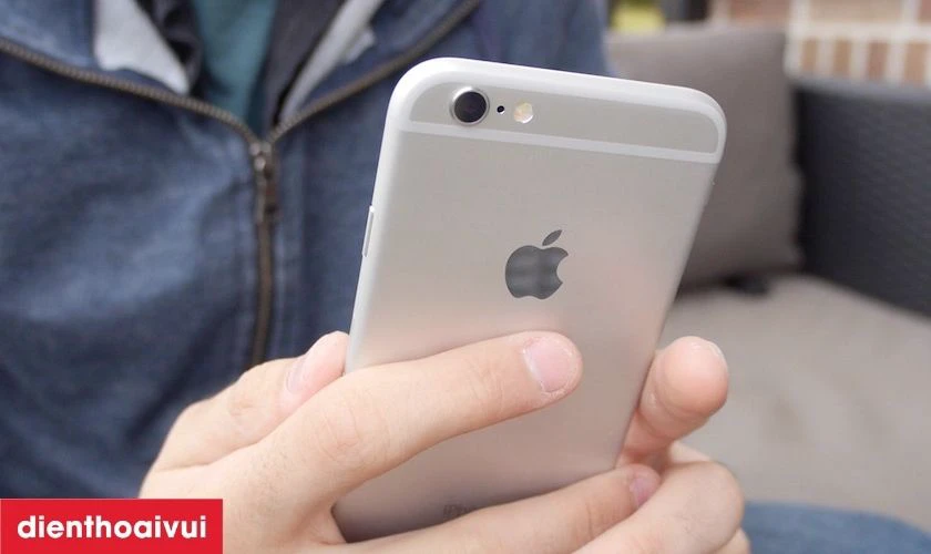 iPhone 6S Plus đ&atilde; thời về cấu h&igrave;nh so với c&aacute;c mẫu mới hơn