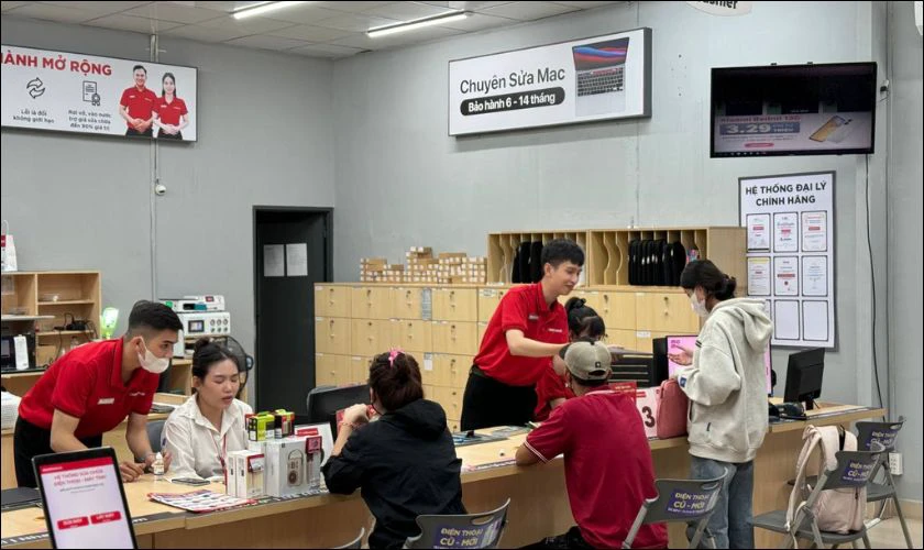 Mua iPhone ch&iacute;nh h&atilde;ng tại Điện Thoại Vui