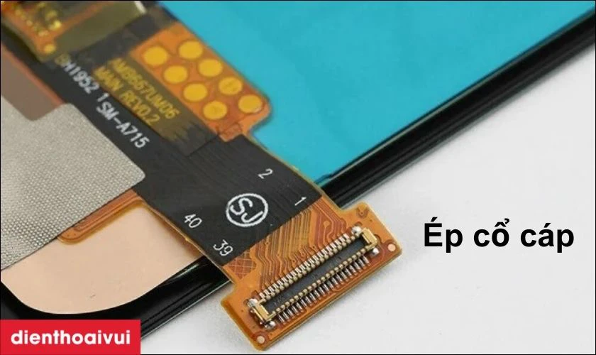 &Eacute;p cổ c&aacute;p m&agrave;n h&igrave;nh điện thoại l&agrave; g&igrave;?