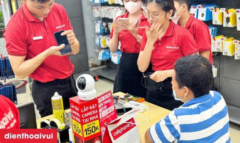 Quy tr&igrave;nh &eacute;p cổ c&aacute;p m&agrave;n h&igrave;nh iPhone chuy&ecirc;n nghiệp lấy liền tại Điện Thoại Vui