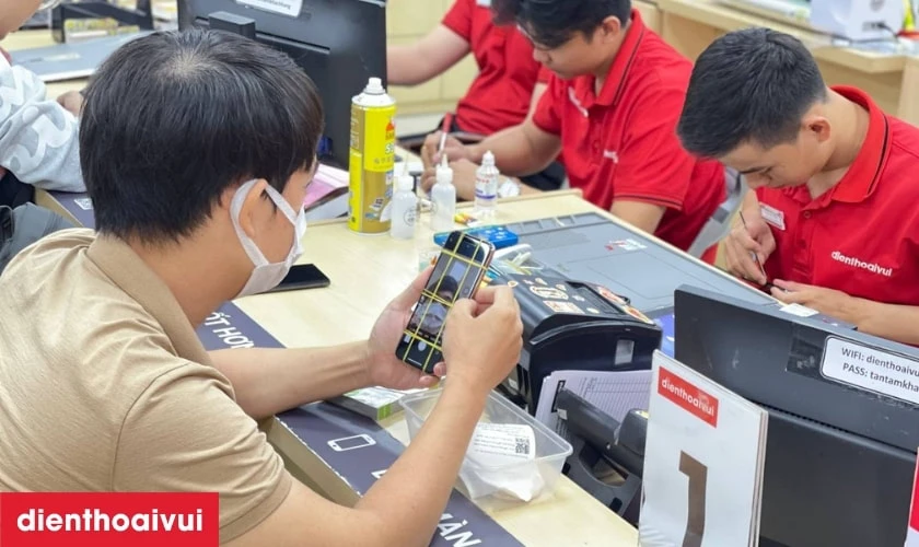Dịch vụ ép cổ cáp màn hình iPhone 14 Pro lấy nhanh trong ngày tại Điện Thoại Vui
