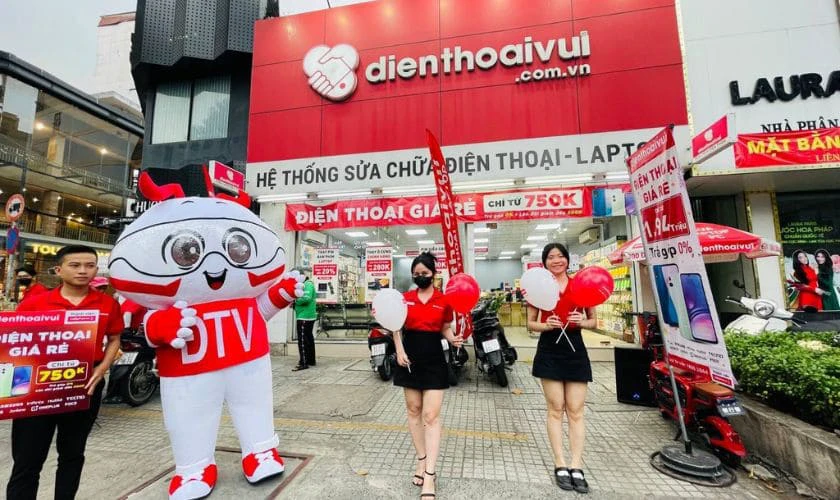 Dịch vụ &eacute;p cổ c&aacute;p m&agrave;n h&igrave;nh iPhone X uy t&iacute;n, lấy liền tại Điện Thoại Vui