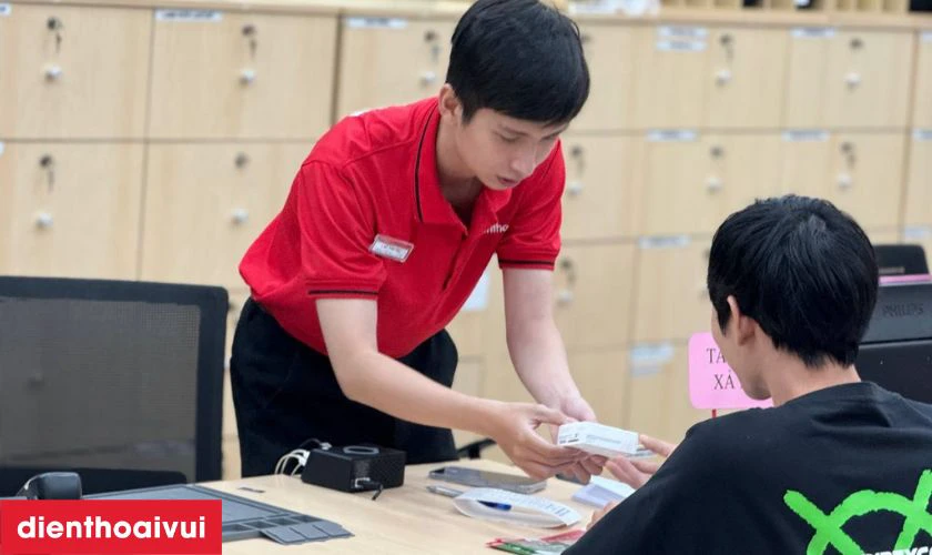 Địa chỉ thay cổ c&aacute;p m&agrave;n h&igrave;nh Samsung