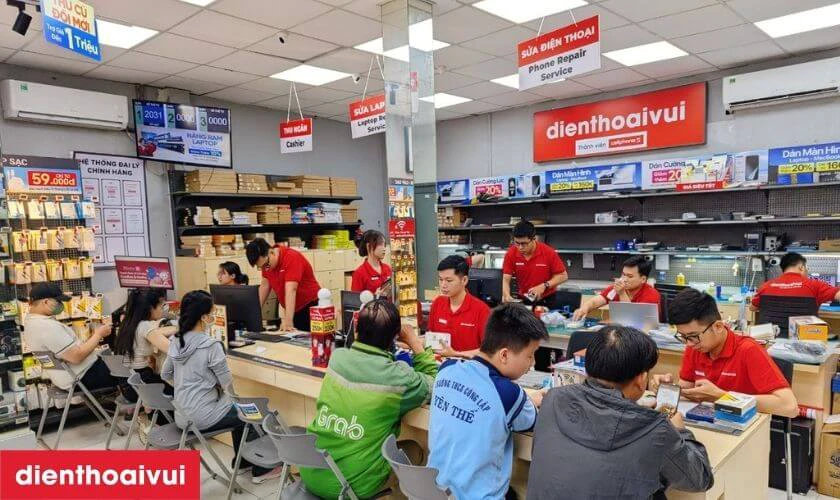 Địa chỉ &eacute;p cổ c&aacute;p m&agrave;n h&igrave;nh Samsung ở đ&acirc;u uy t&iacute;n, lấy liền lại TPHCM v&agrave; H&agrave; Nội