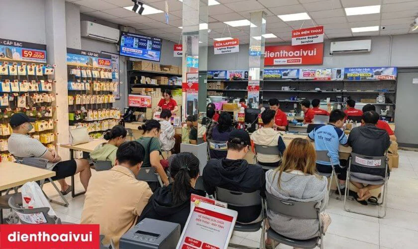 Dịch vụ &eacute;p cổ c&aacute;p m&agrave;n h&igrave;nh Samsung A72 ch&iacute;nh h&atilde;ng, lấy liền tại Điện Thoại Vui