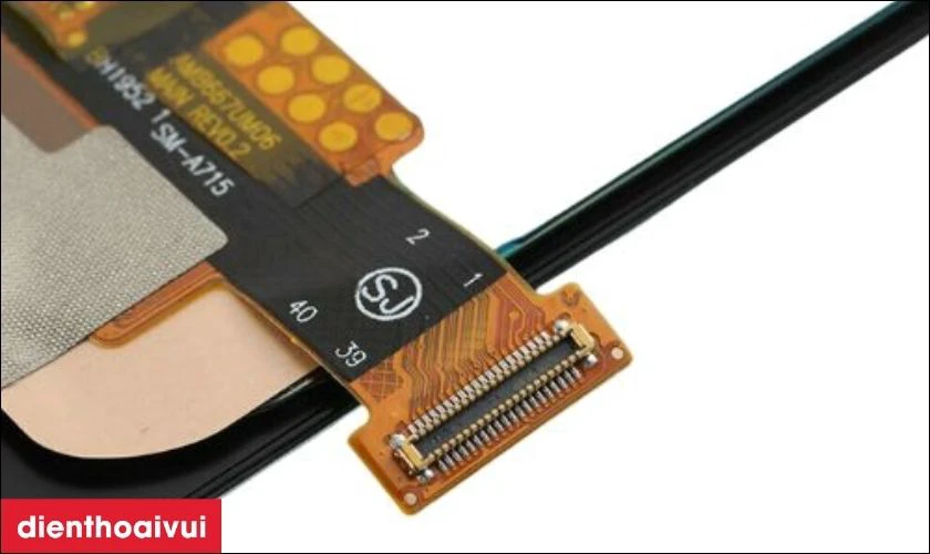 Các lưu ý khi ép cổ cáp màn hình điện thoại Samsung Note 10 Lite