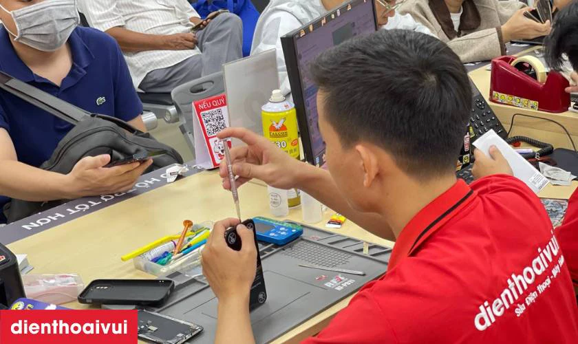 Địa chỉ &eacute;p cổ c&aacute;p m&agrave;n h&igrave;nh Samsung S10 ở đ&acirc;u uy t&iacute;n, lấy liền lại TPHCM v&agrave; H&agrave; Nội