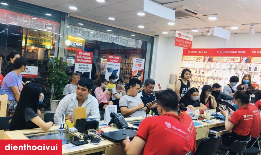 &Eacute;p cổ c&aacute;p m&agrave;n h&igrave;nh iPhone 11 Pro Max gi&aacute; rẻ, ch&iacute;nh h&atilde;ng tại TP.HCM v&agrave; H&agrave; Nội