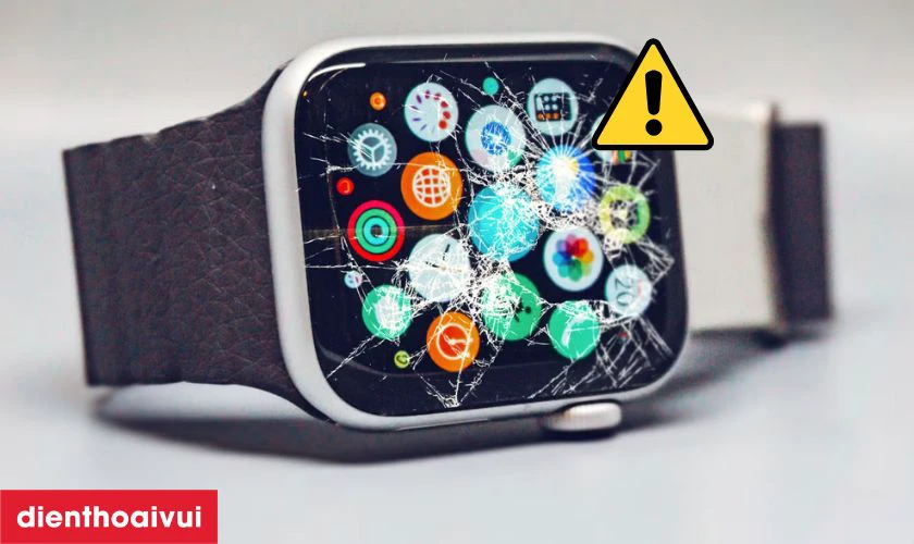 Mặt k&iacute;nh Apple Watch bị nứt vỡ nghi&ecirc;m trọng