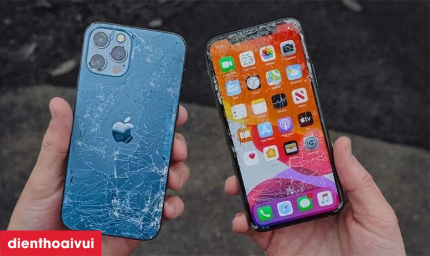 iPhone 15 Pro Max c&oacute; vết trầy xước, nứt vỡ