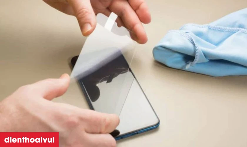 Sử dụng mặt k&iacute;nh cường lực chất lượng k&eacute;m