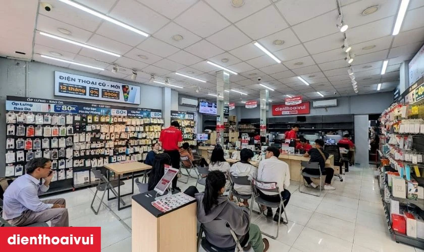 Dịch vụ &eacute;p k&iacute;nh Realme C11 ch&iacute;nh h&atilde;ng, lấy liền tại Điện Thoại Vui