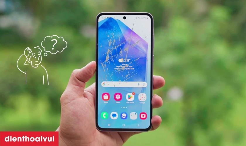 Dấu hiệu n&agrave;o bạn cần &eacute;p k&iacute;nh Samsung A55