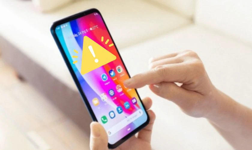 M&agrave;n h&igrave;nh kh&ocirc;ng cảm ứng l&agrave; dấu hiệu cần &eacute;p k&iacute;nh