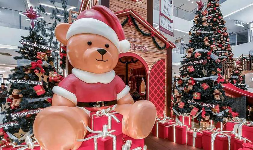 Đ&oacute;n gi&aacute;ng sinh tại Takashimaya
