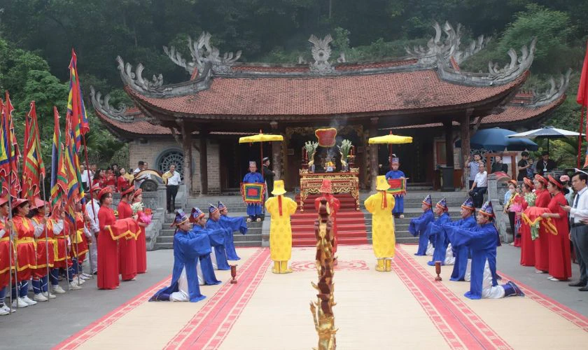 Lễ giỗ Đức Quốc Tổ Lạc Long Quân và dâng hương Tổ Mẫu Âu Cơ