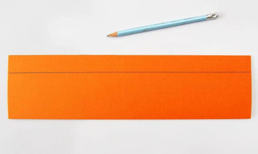 Vẽ đường thẳng để tạo cạnh ngăn cho lồng đ&egrave;n