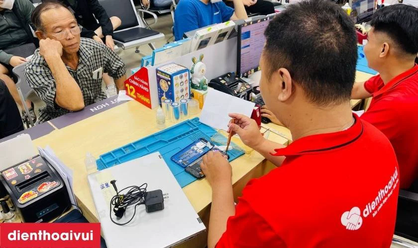 Dịch vụ thay PIN Pisen iPhone X ch&iacute;nh h&atilde;ng uy t&iacute;n tại Điện Thoại Vui