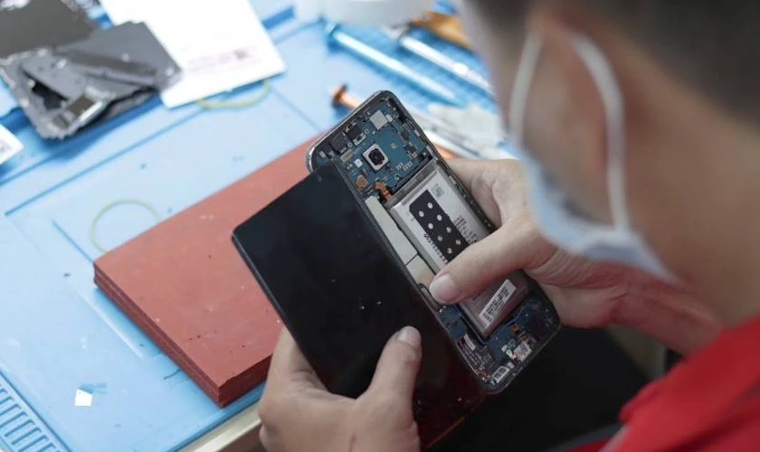 Thời gian thay pin Samsung huyện H&oacute;c M&ocirc;n 