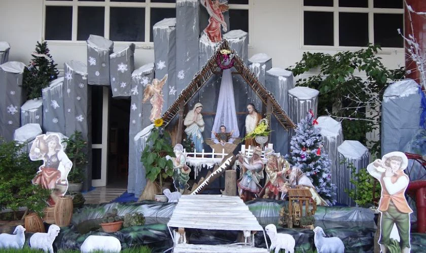 Mẫu hang đá Giáng Sinh ngoài trời đẹp, to