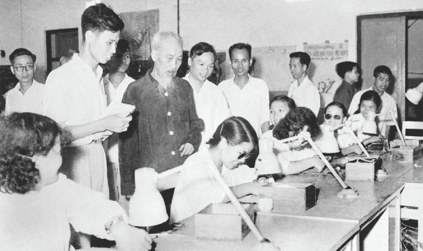 H&igrave;nh ảnh 1/5 lịch sử