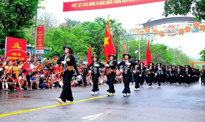 H&igrave;nh ảnh ng&agrave;y lễ 1/5 tr&ecirc;n cả nước