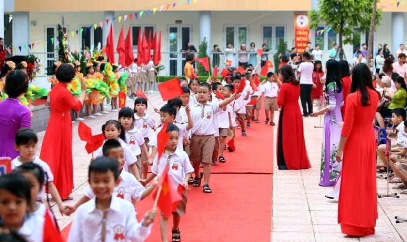 Không khí đông vui ngày tựu trường