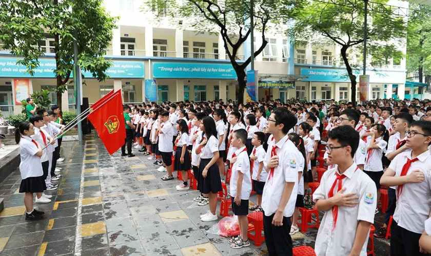 Hình ảnh cả trường hát Quốc ca