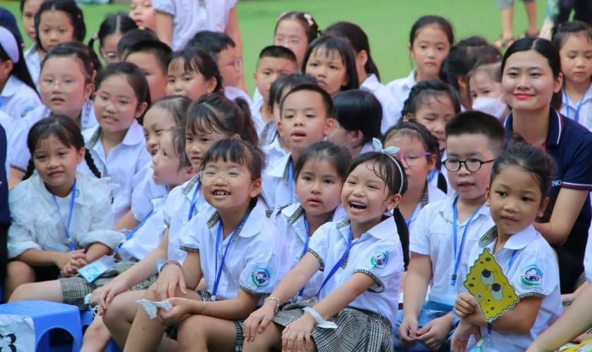 Hình ảnh tựu trường dễ thương của bé