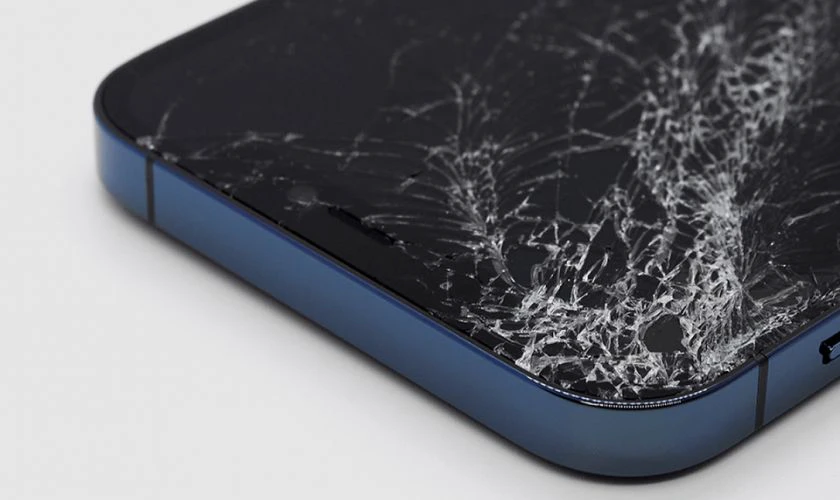 Hình ảnh iPhone 12 Pro Max bị vỡ mặt trước