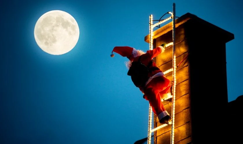 &Ocirc;ng gi&agrave; Noel tr&egrave;o ống kh&oacute;i