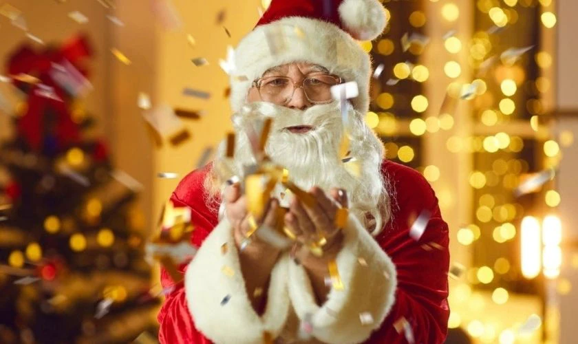 Người đ&oacute;ng giả l&agrave;m &ocirc;ng gi&agrave; Noel
