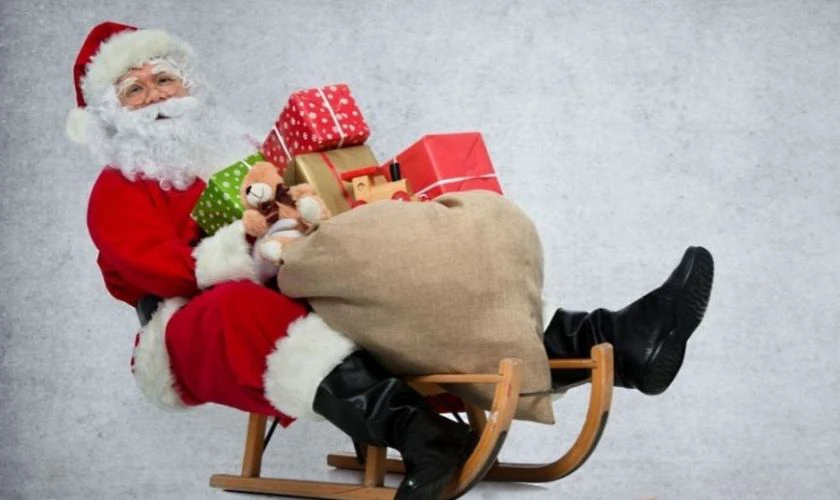 &Ocirc;ng gi&agrave; Noel tặng qu&agrave; dễ thương