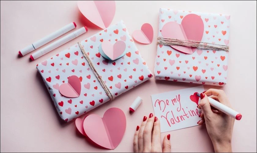 Hộp quà tặng kèm thư tay cho ngày lễ Tình Nhân thêm ý nghĩa