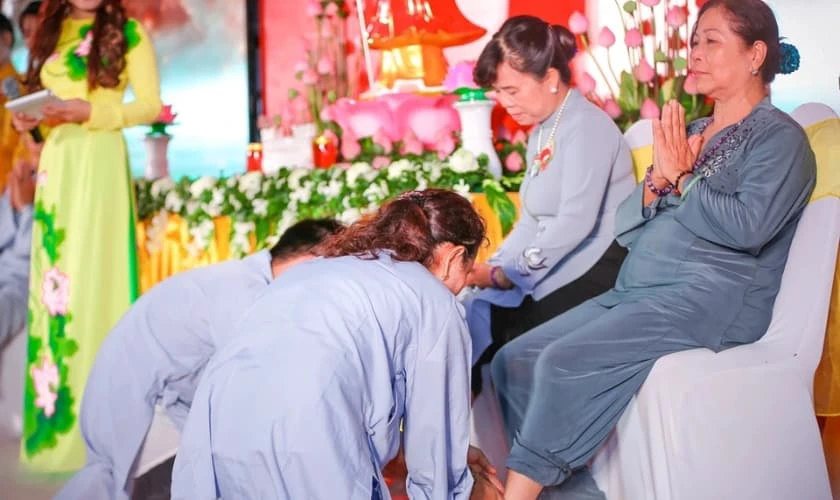 H&igrave;nh ảnh đạo l&agrave;m con dịp lễ Vu lan