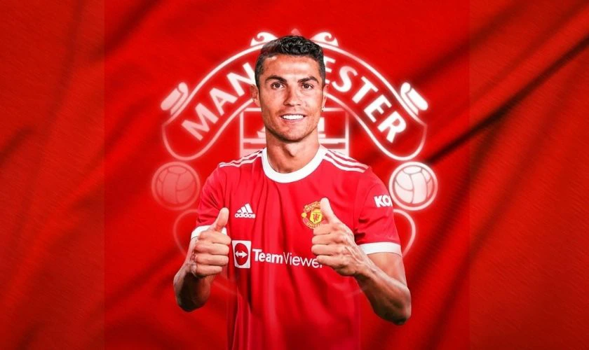CR7 trong m&agrave;u &aacute;o Manchester United