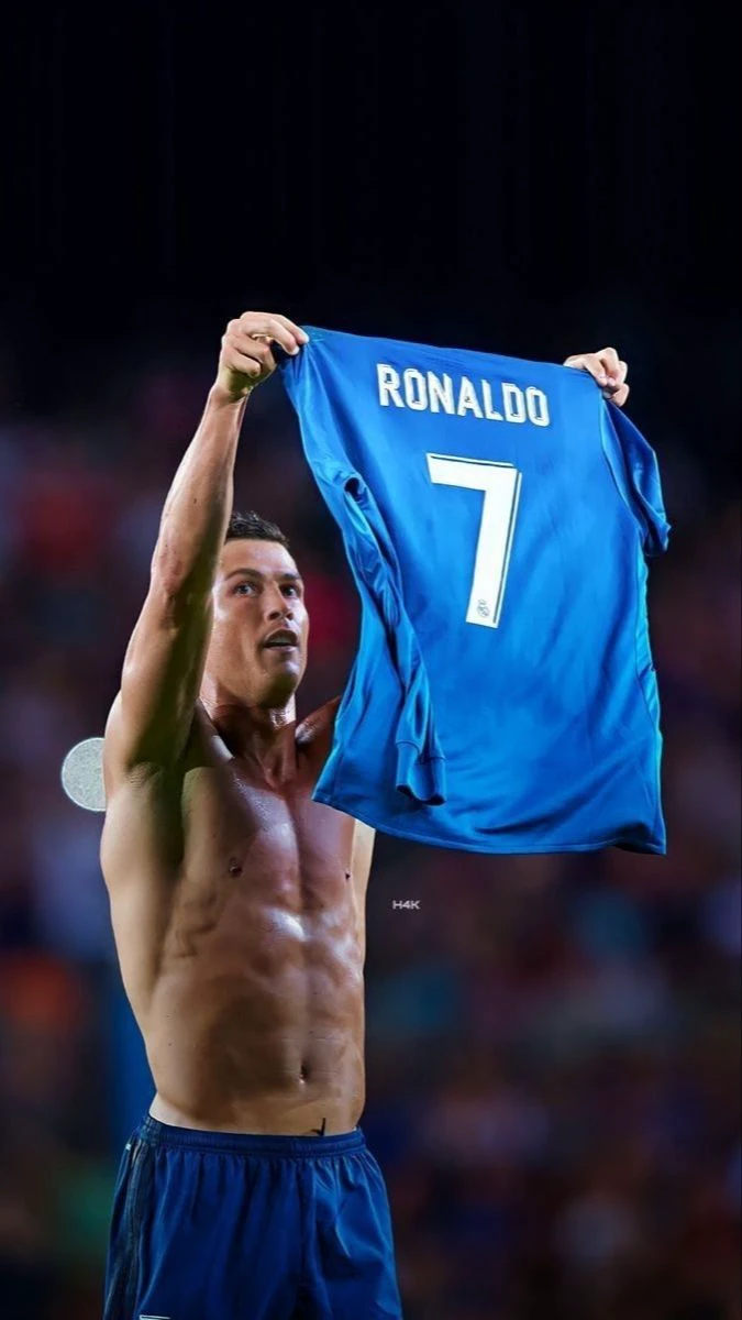 Ảnh CR7 đẹp l&agrave;m h&igrave;nh nền điện thoại