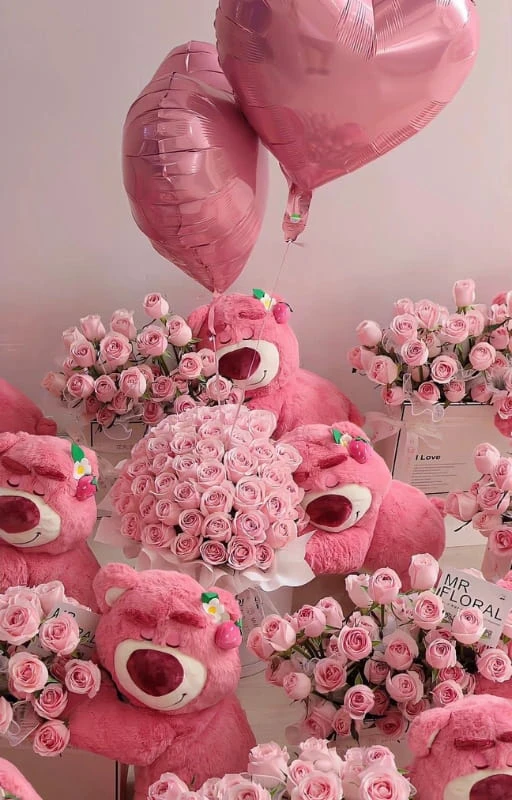 Bộ ảnh h&igrave;nh nền gấu d&acirc;u Lotso ngo&agrave;i đời thật