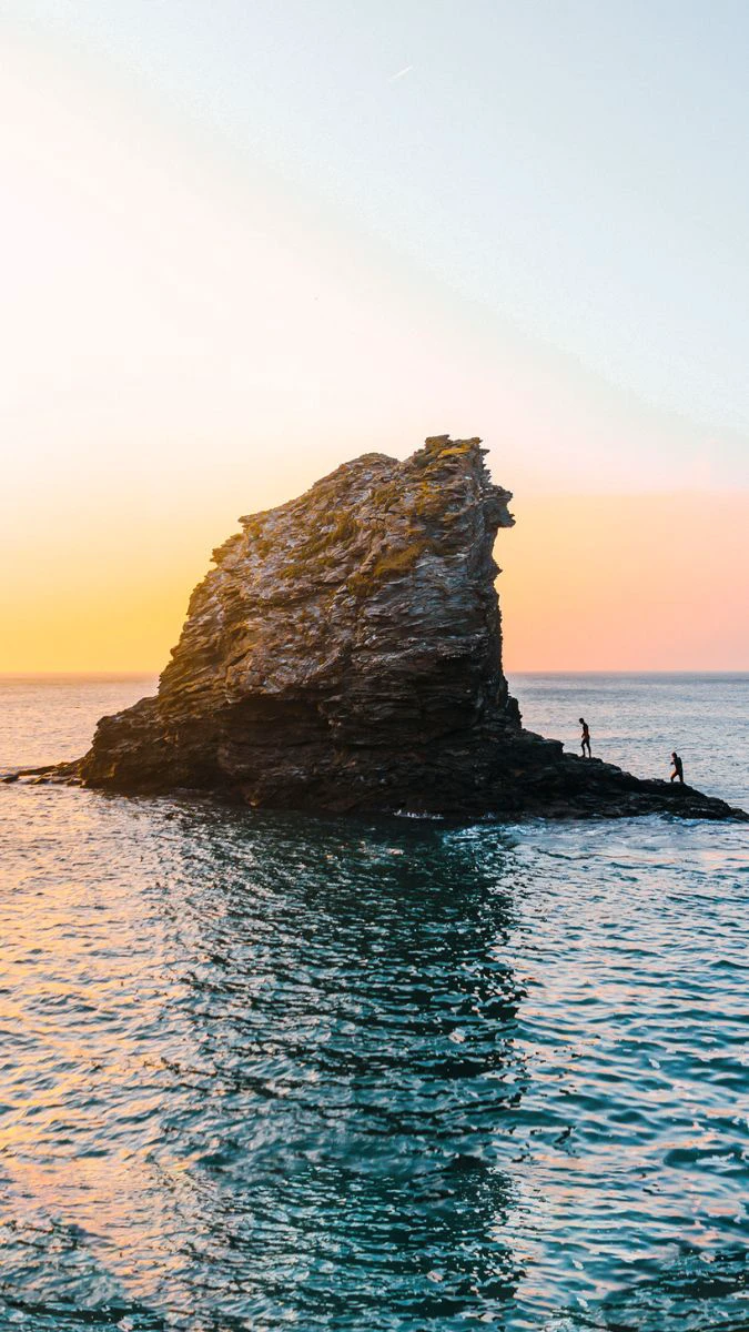 Wallpaper iPhone 15 Pro Max phong cảnh h&ugrave;ng vĩ