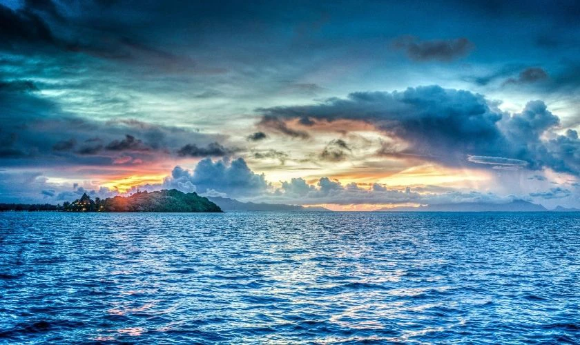 Ảnh &aacute;nh nắng rọi xuống mặt biển
