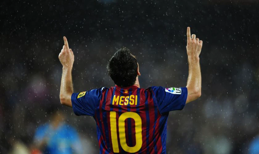Ảnh nền Lionel Messi đang đ&aacute; b&oacute;ng ngầu nhất mọi thời đại